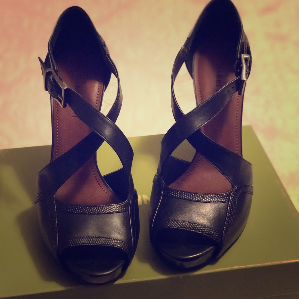 Black Giani Bini Cross Strap Heels